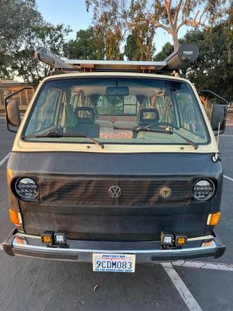 Volkswagen-Vanagon-1981-Yellow-4