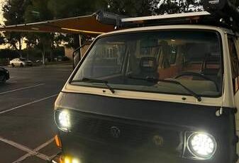 Volkswagen-Vanagon-1981-Yellow-8