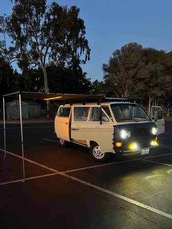 Volkswagen-Vanagon-1981-Yellow-9
