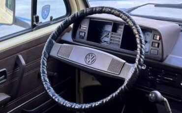 Volkswagen-Vanagon-1982-1