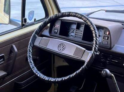 Volkswagen-Vanagon-1982-1
