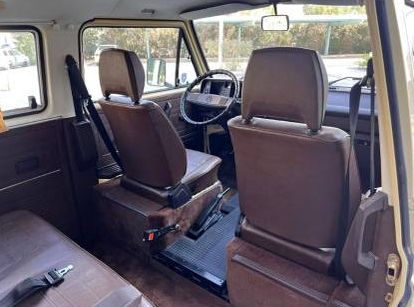 Volkswagen-Vanagon-1982-13