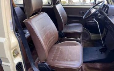Volkswagen-Vanagon-1982-14