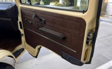 Volkswagen-Vanagon-1982-15
