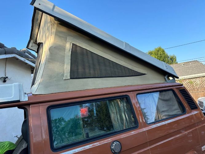 Volkswagen-Vanagon-1982-15