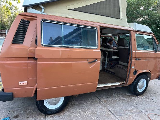 Volkswagen-Vanagon-1982-16