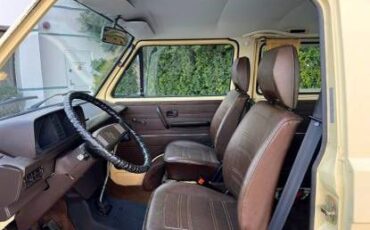Volkswagen-Vanagon-1982-18