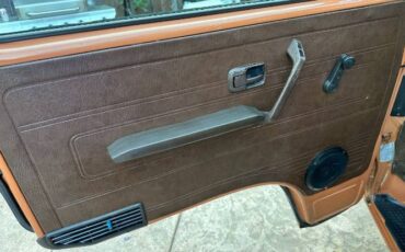 Volkswagen-Vanagon-1982-18