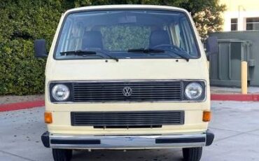Volkswagen-Vanagon-1982-19