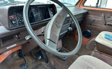 Volkswagen-Vanagon-1982-19