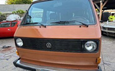 Volkswagen-Vanagon-1982-2