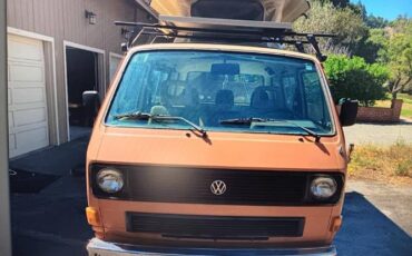 Volkswagen-Vanagon-1982-2