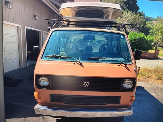 Volkswagen-Vanagon-1982-2