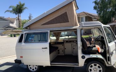 Volkswagen-Vanagon-1982-2