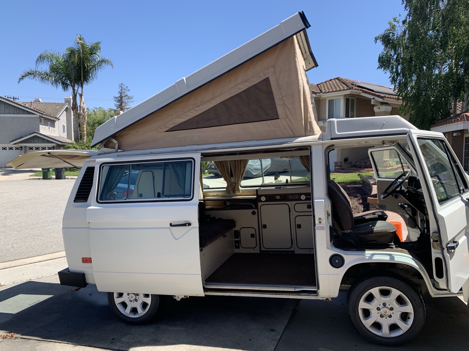Volkswagen-Vanagon-1982-2