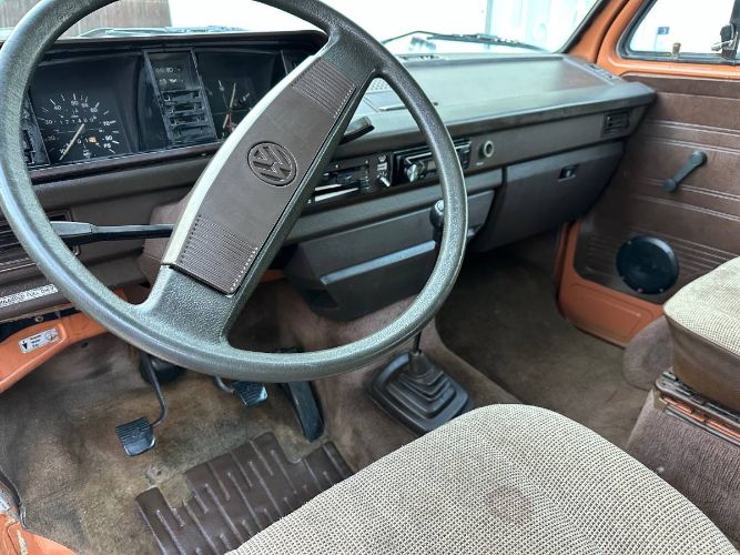 Volkswagen-Vanagon-1982-20