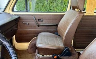 Volkswagen-Vanagon-1982-21