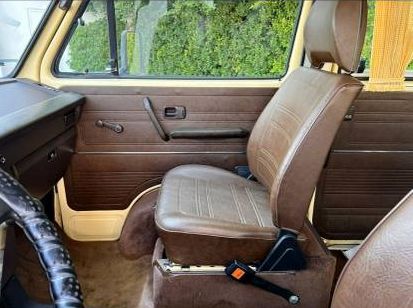 Volkswagen-Vanagon-1982-21