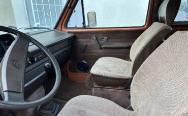 Volkswagen-Vanagon-1982-21