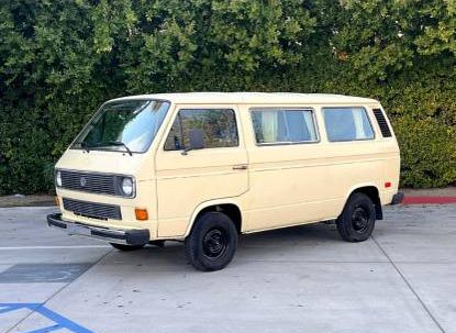 Volkswagen-Vanagon-1982