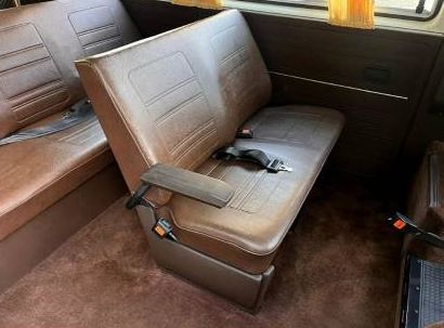 Volkswagen-Vanagon-1982-3