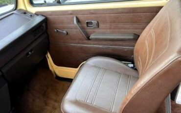 Volkswagen-Vanagon-1982-5