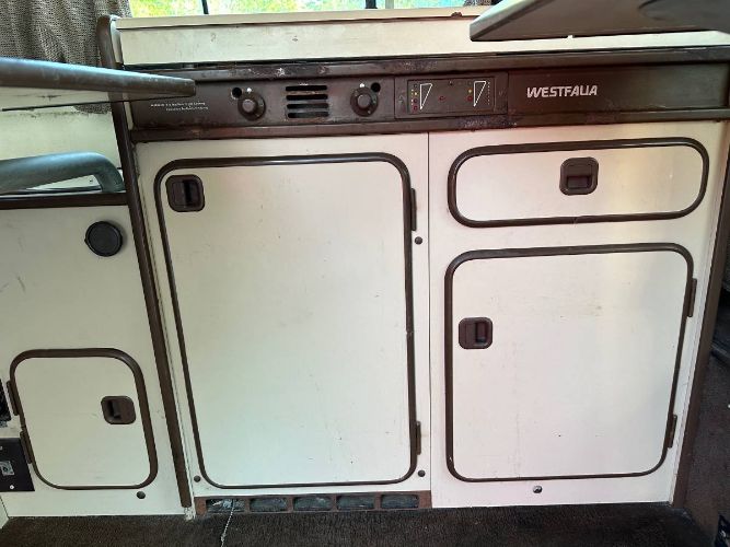Volkswagen-Vanagon-1982-7
