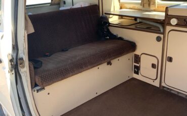 Volkswagen-Vanagon-1982-7