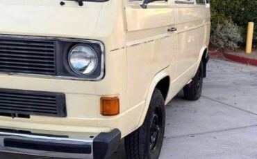 Volkswagen-Vanagon-1982-Custom-1