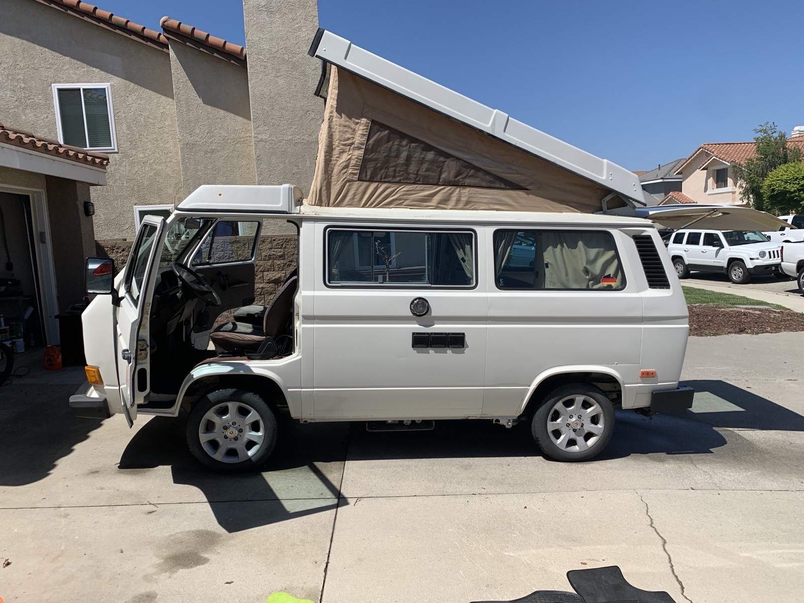 Volkswagen-Vanagon-1982