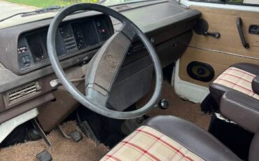 Volkswagen-Vanagon-1983-White-12