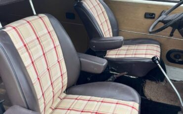 Volkswagen-Vanagon-1983-White-15