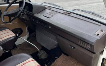 Volkswagen-Vanagon-1983-White-16