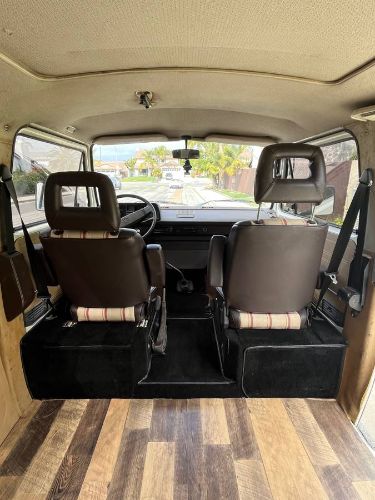 Volkswagen-Vanagon-1983-White-8