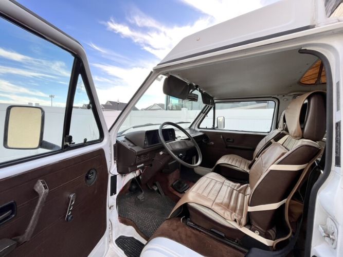 Volkswagen-Vanagon-1983-White-Brown-10