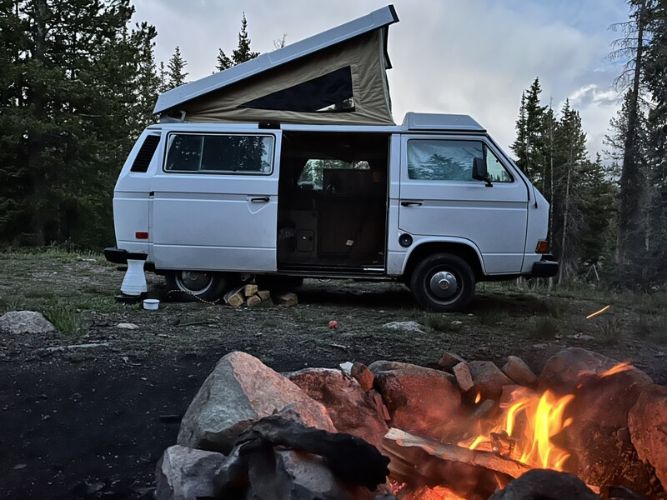 Volkswagen-Vanagon-1983-White-Brown-19