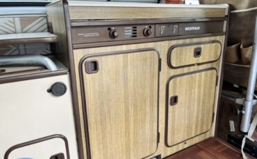 Volkswagen-Vanagon-1983-White-Brown-20
