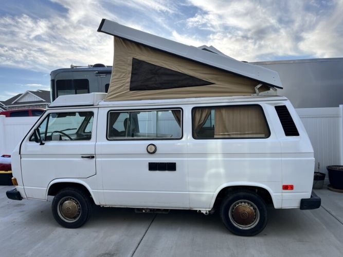 Volkswagen-Vanagon-1983-White-Brown-7