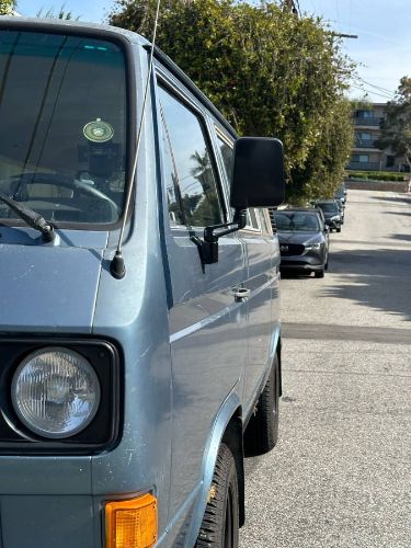 Volkswagen-Vanagon-1984-1