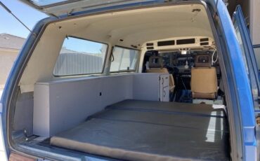 Volkswagen-Vanagon-1984-14