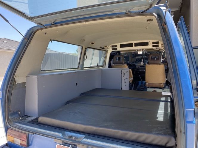Volkswagen-Vanagon-1984-15