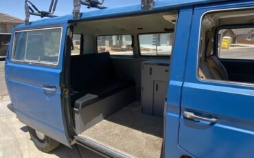 Volkswagen-Vanagon-1984-17