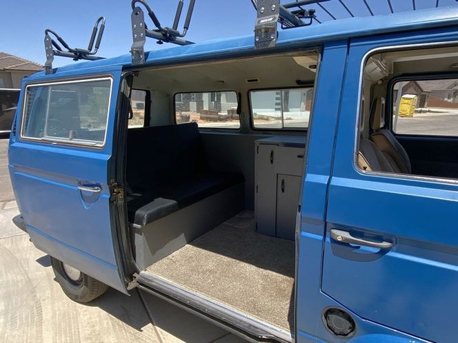 Volkswagen-Vanagon-1984-17