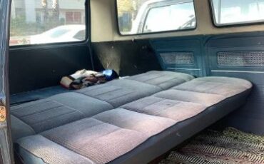 Volkswagen-Vanagon-1984-2