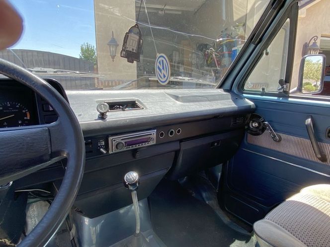Volkswagen-Vanagon-1984-4