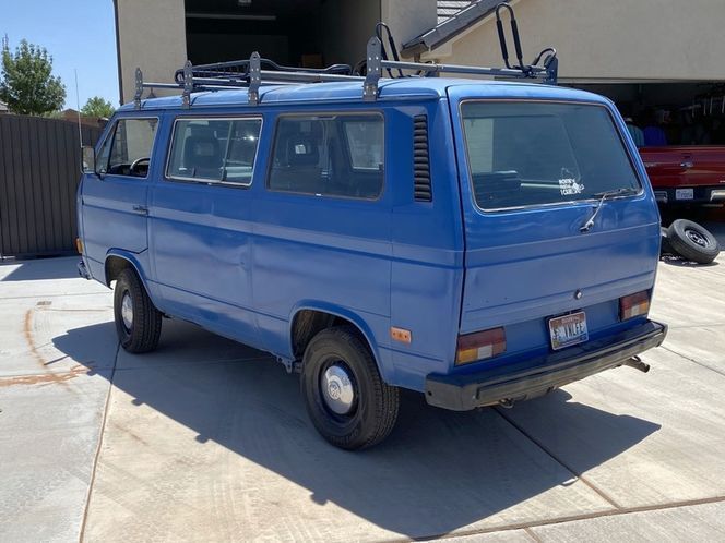 Volkswagen-Vanagon-1984-6