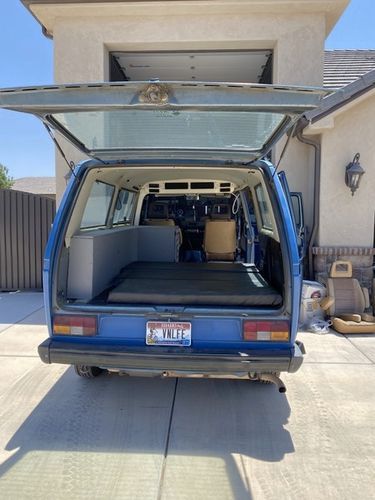 Volkswagen-Vanagon-1984-8