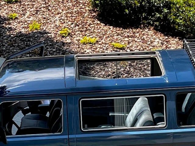 Volkswagen-Vanagon-1984-Monaco-2-Tone-Blue-Blue-1