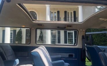 Volkswagen-Vanagon-1984-Monaco-2-Tone-Blue-Blue-3