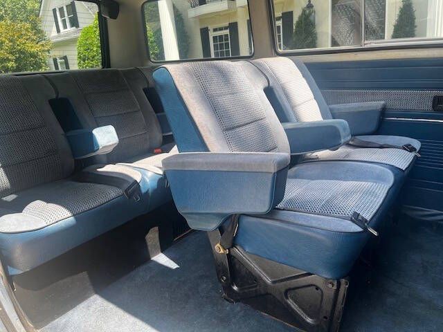 Volkswagen-Vanagon-1984-Monaco-2-Tone-Blue-Blue-4